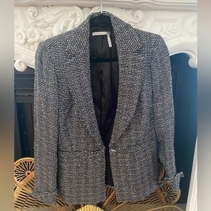 Trendy tweed blazer